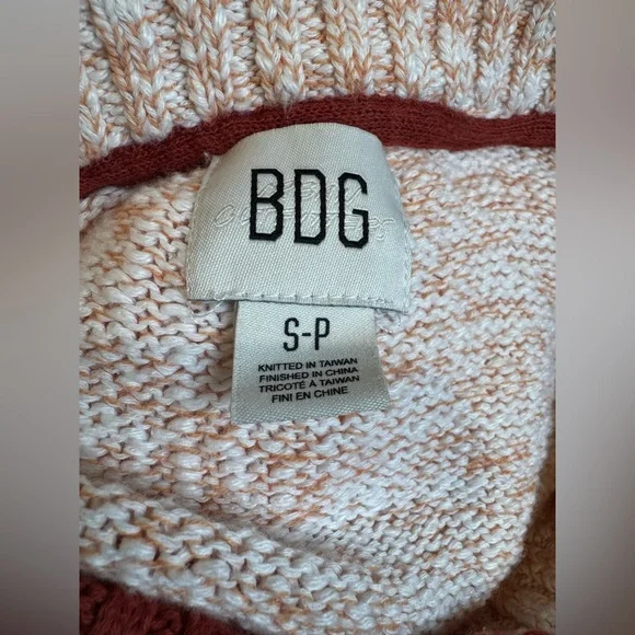 BDG Peach and White Crew Neck Sweater Timeless Knit #133 - Picture 5 of 5